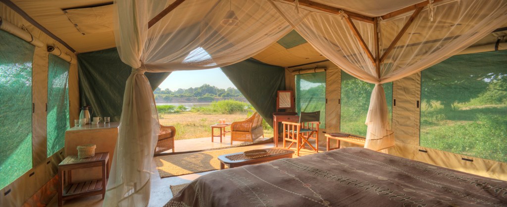 Luxury safari tent at Flatdogs Camp